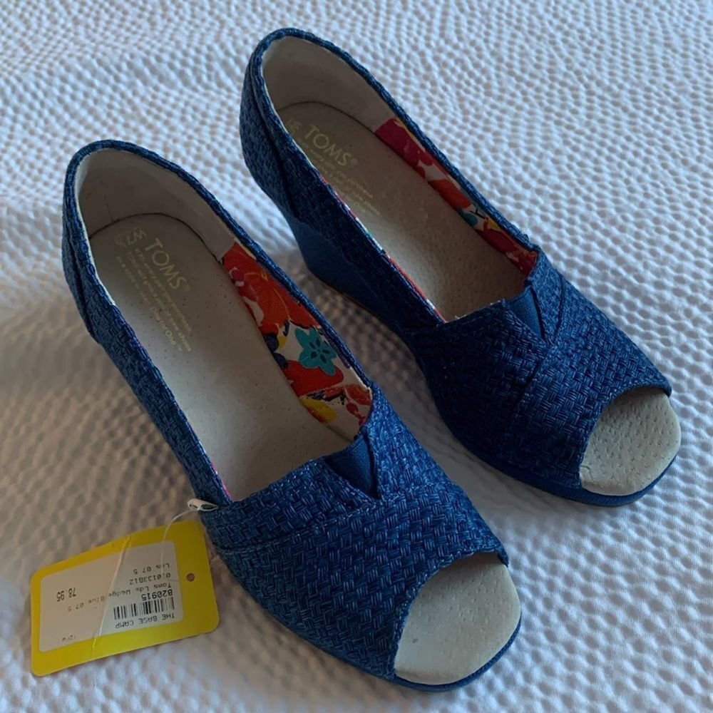 TOMS, wedges, NWT, size 7 1/2